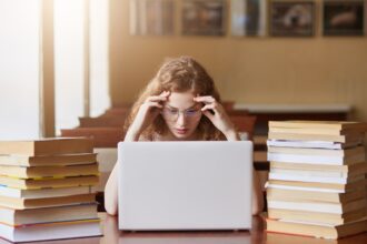 estudiar varias asignaturas